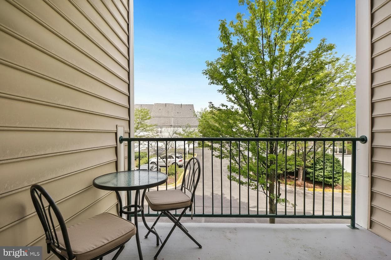 501 King Farm Boulevard #207 photo 19