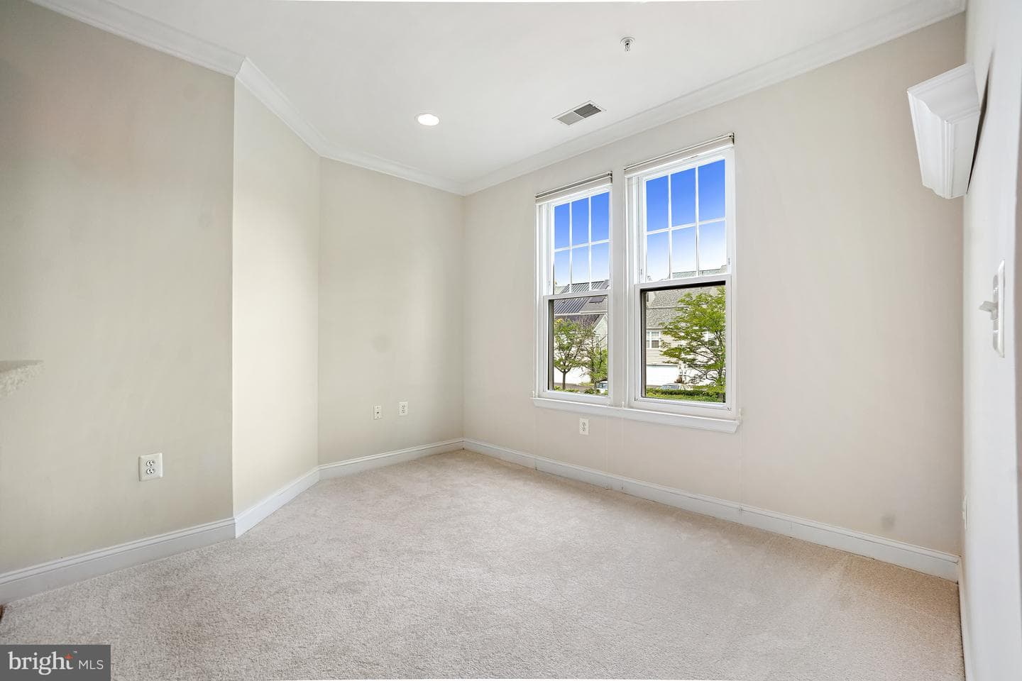 501 King Farm Boulevard #207 photo 23