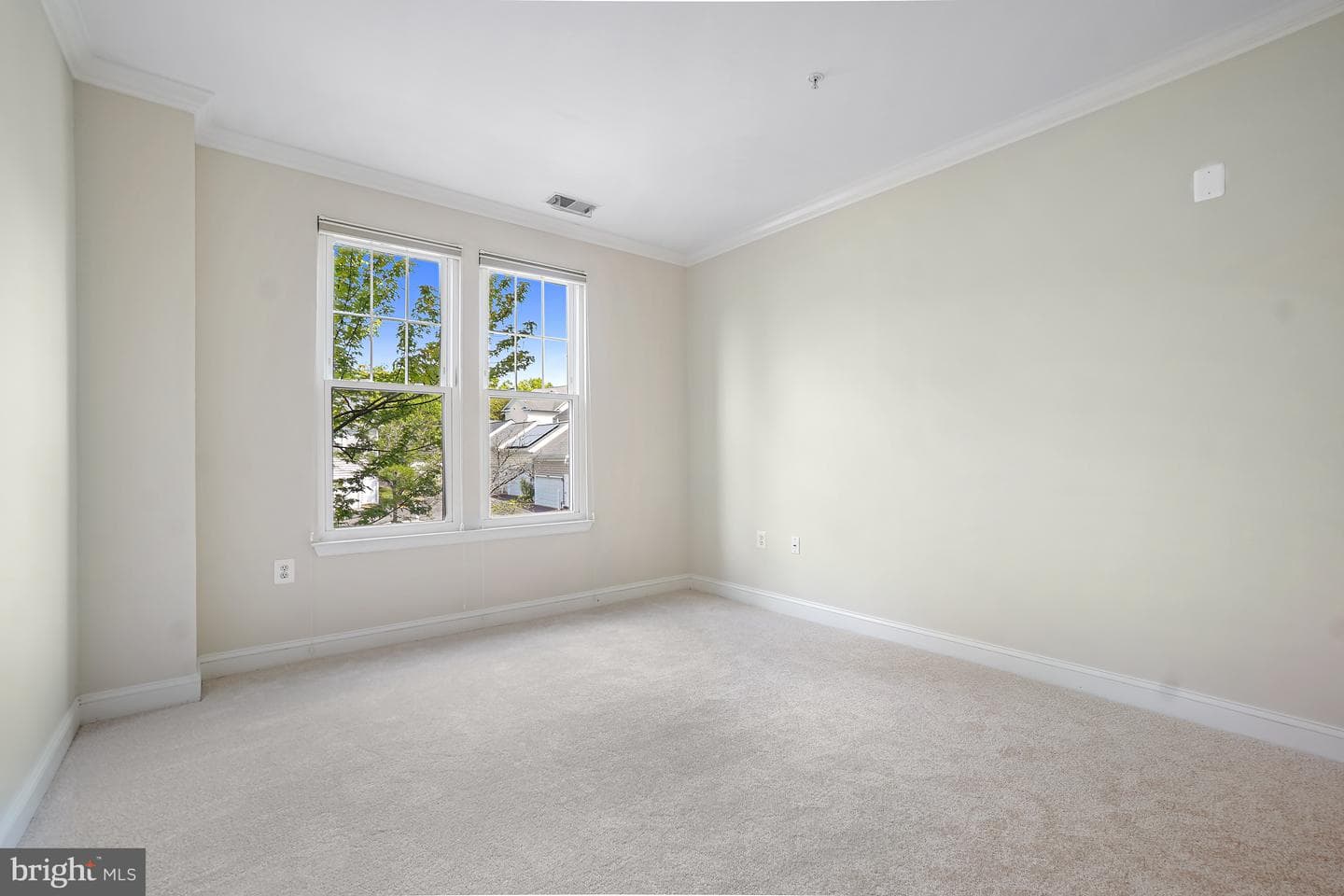 501 King Farm Boulevard #207 photo 38