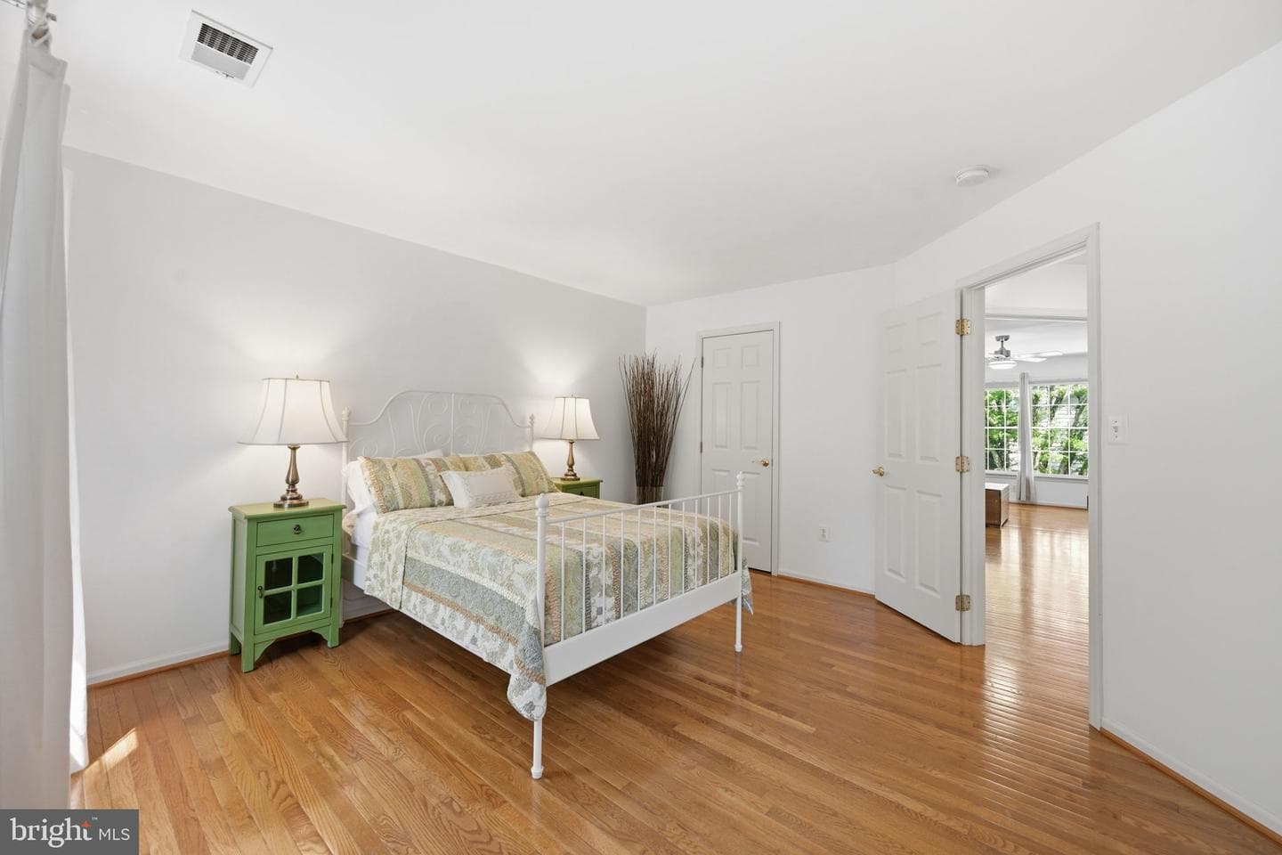308 Barnside Place photo 32