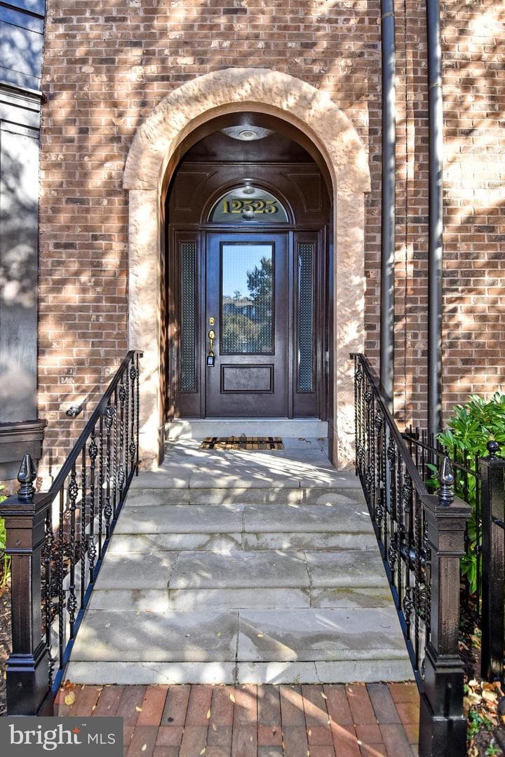 12525 Linda View Lane, Potomac