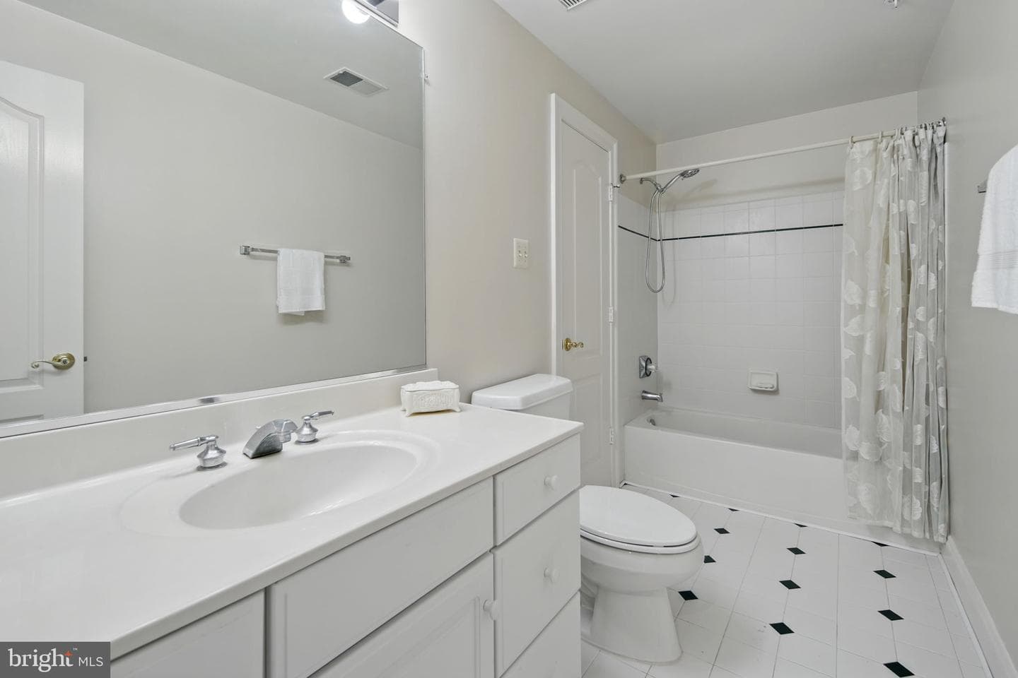 6211 Yorkshire Terrace photo 29