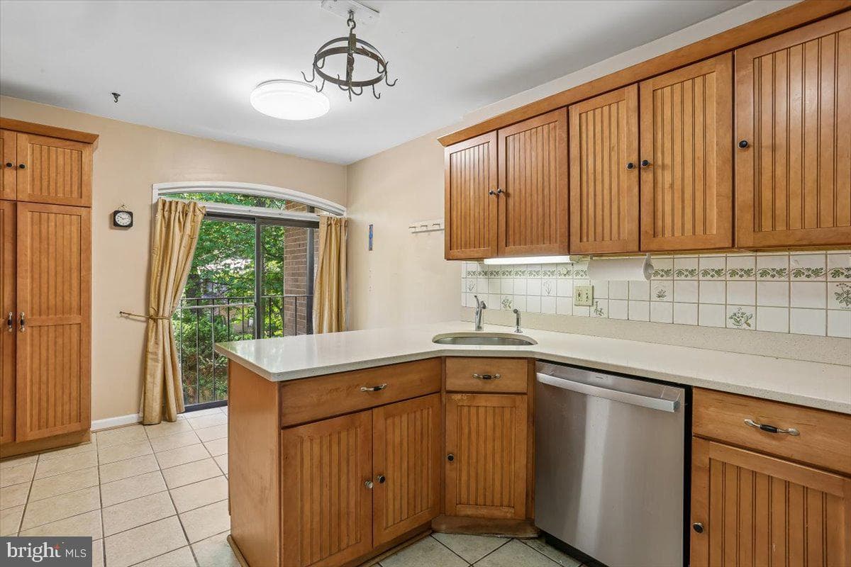 8174 Inverness Ridge Road photo 4