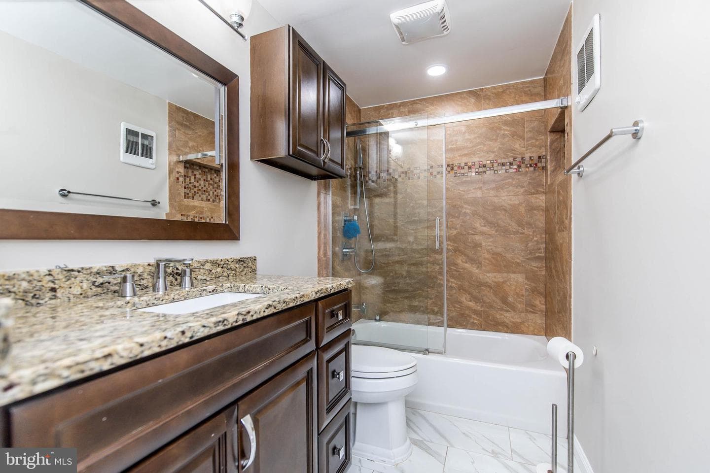 15613 Wembrough Street photo 16