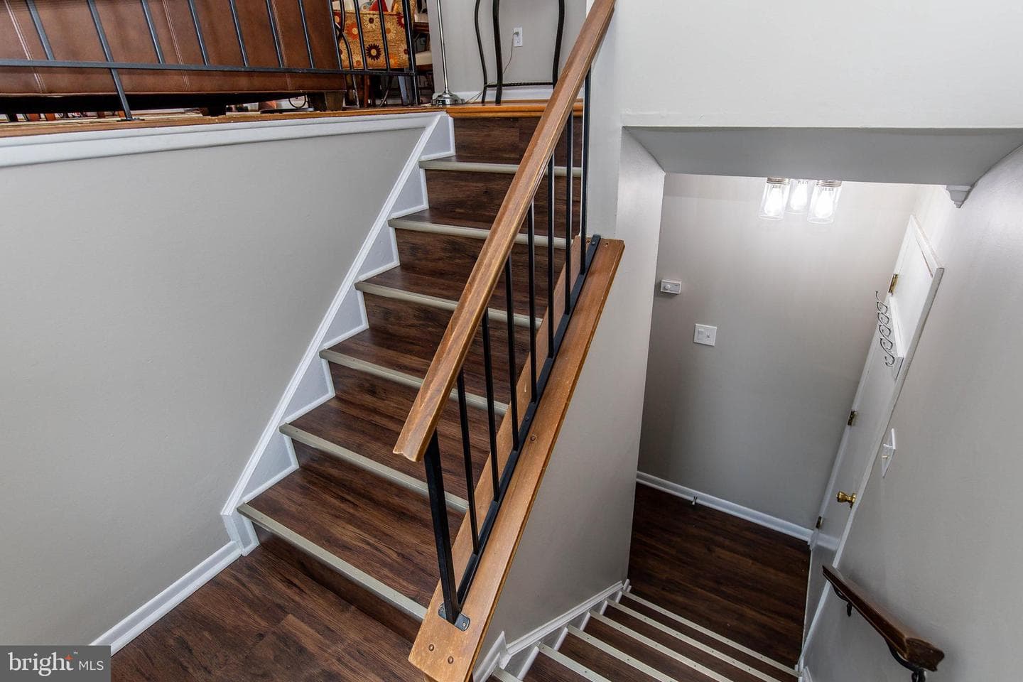 15613 Wembrough Street photo 33