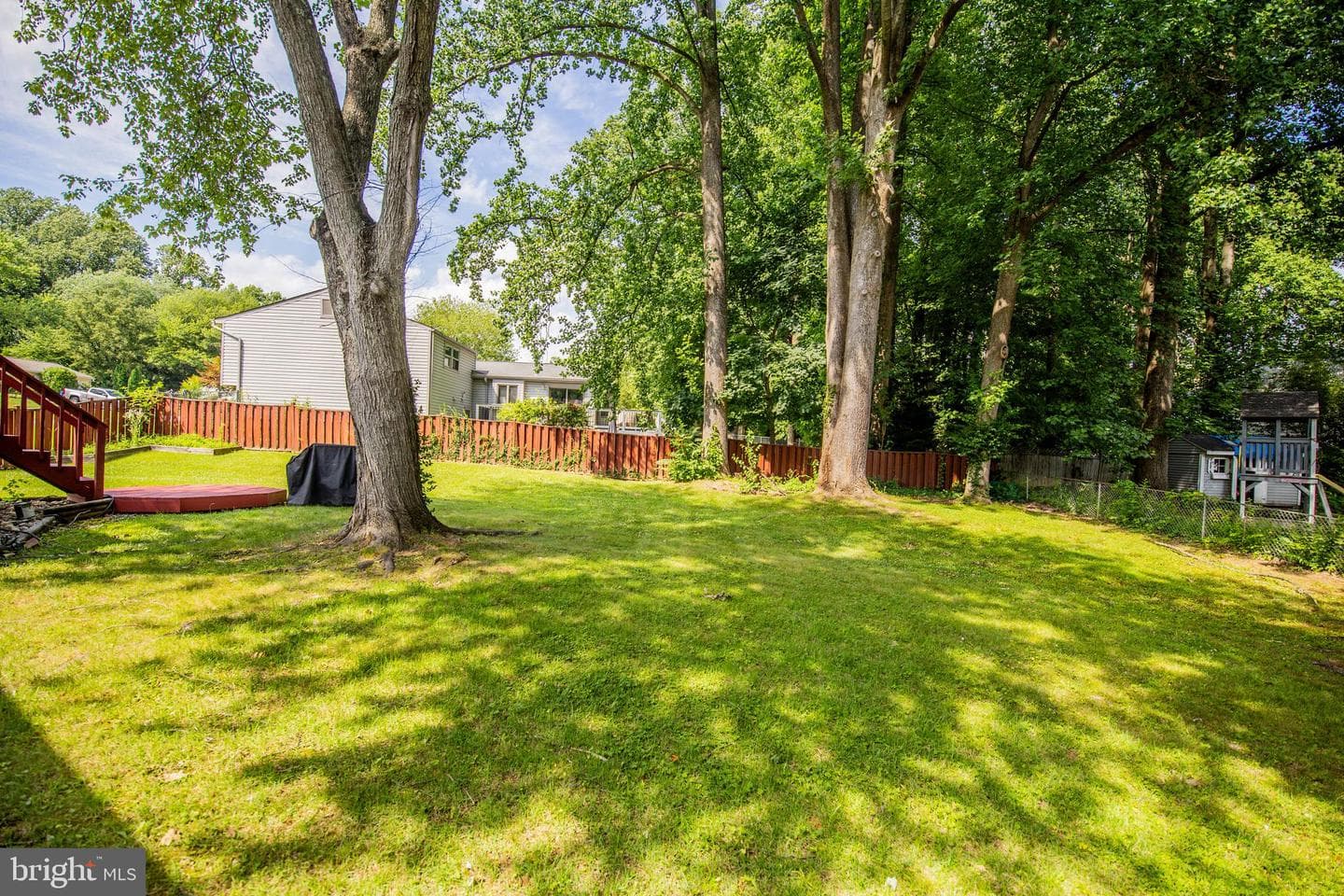 15613 Wembrough Street photo 45