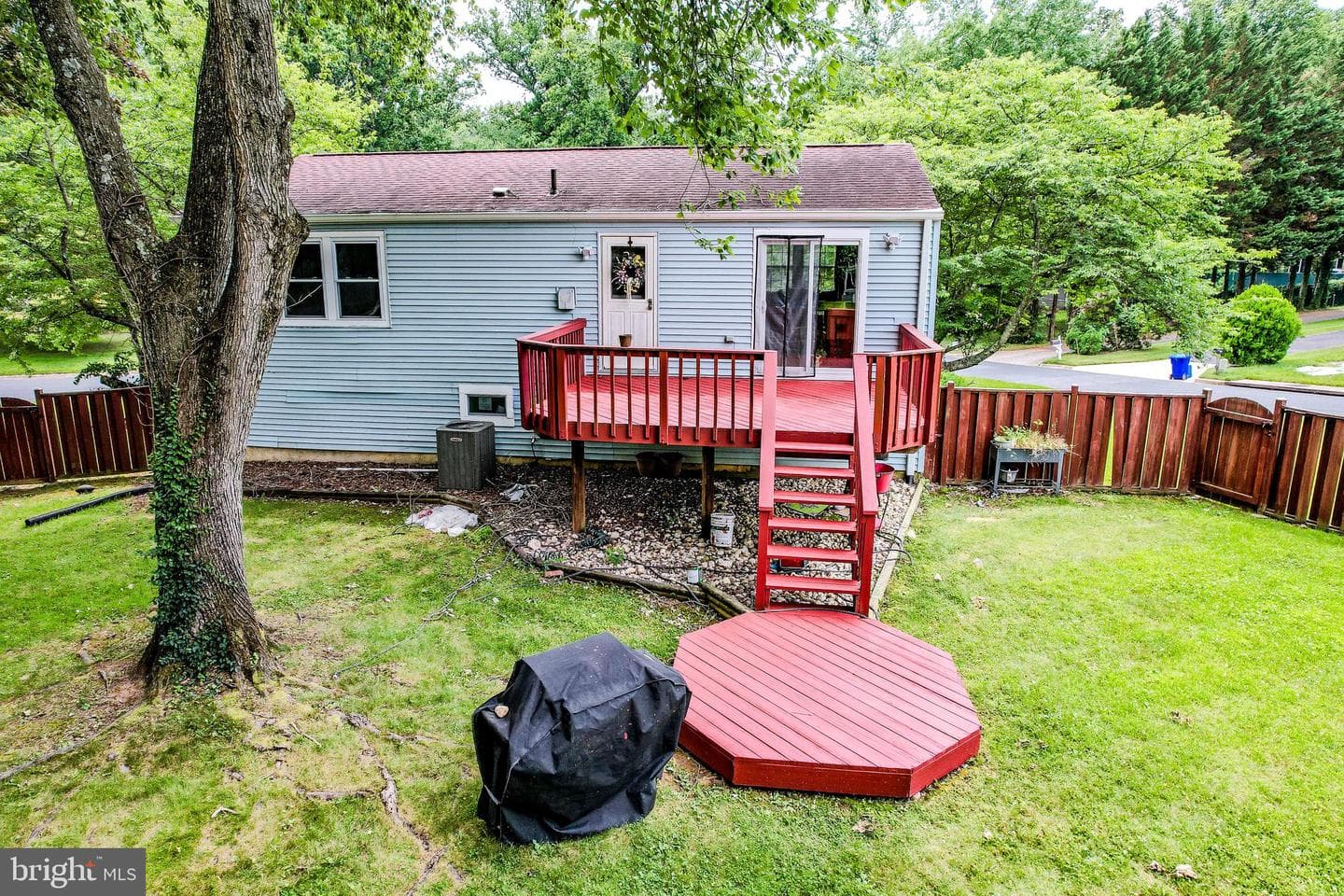 15613 Wembrough Street photo 51