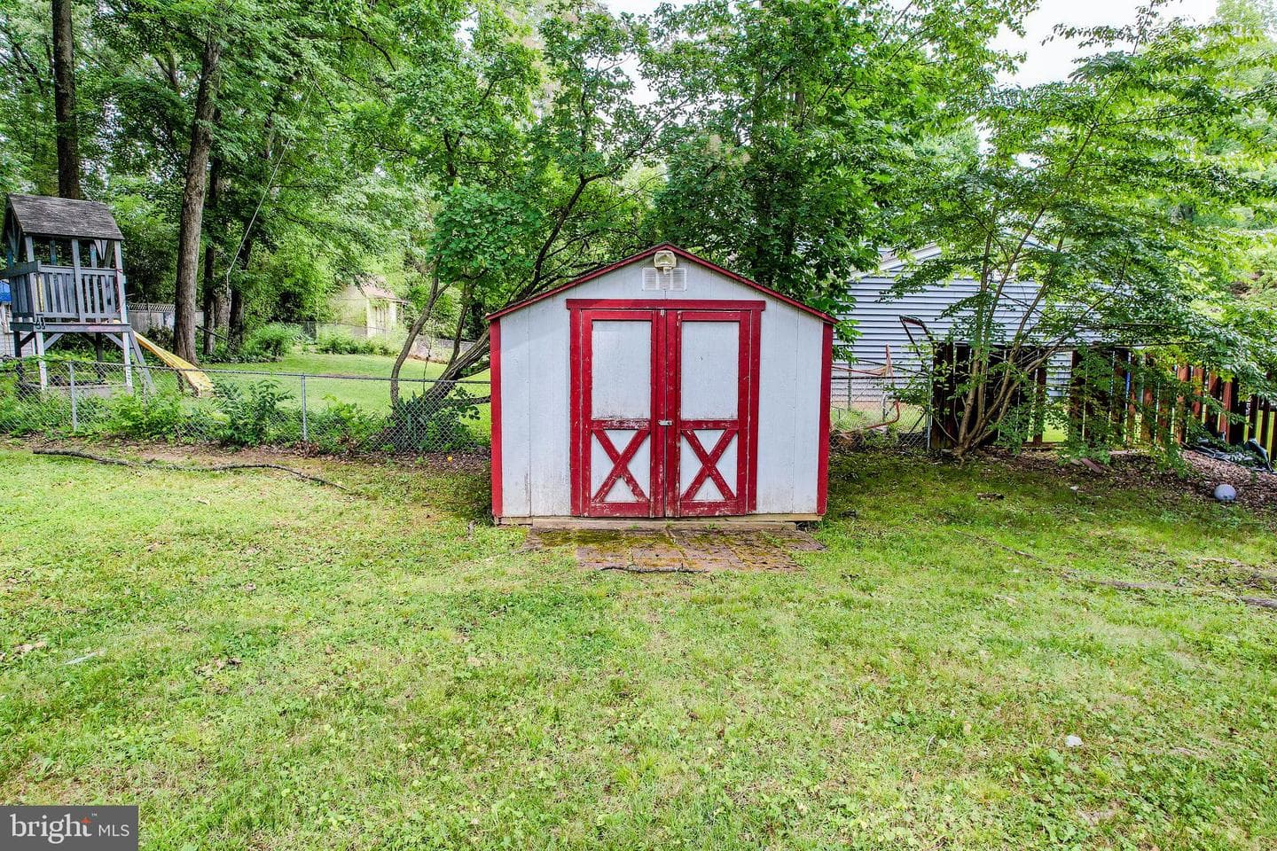 15613 Wembrough Street photo 52