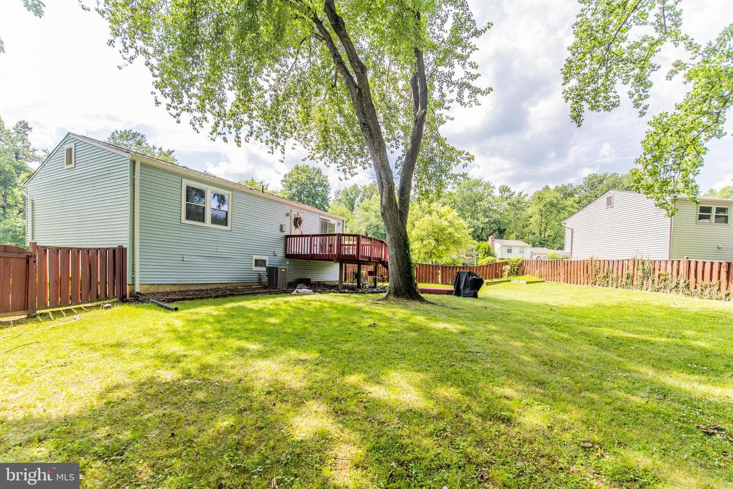 15613 Wembrough Street photo 53