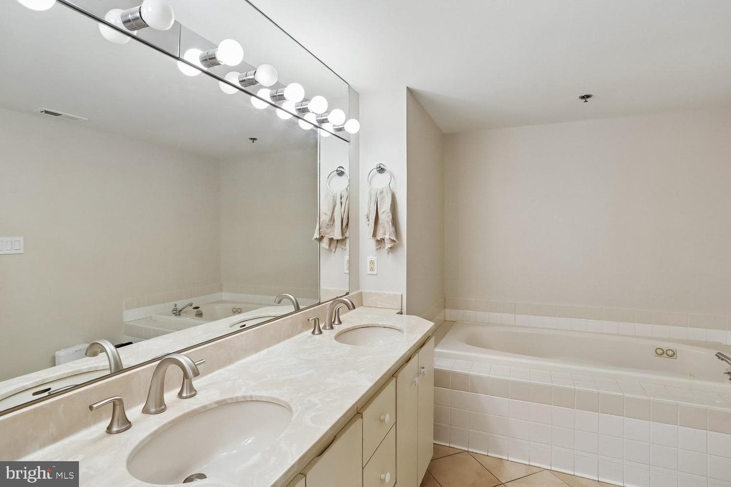 5809 Nicholson Lane #1001 photo 38