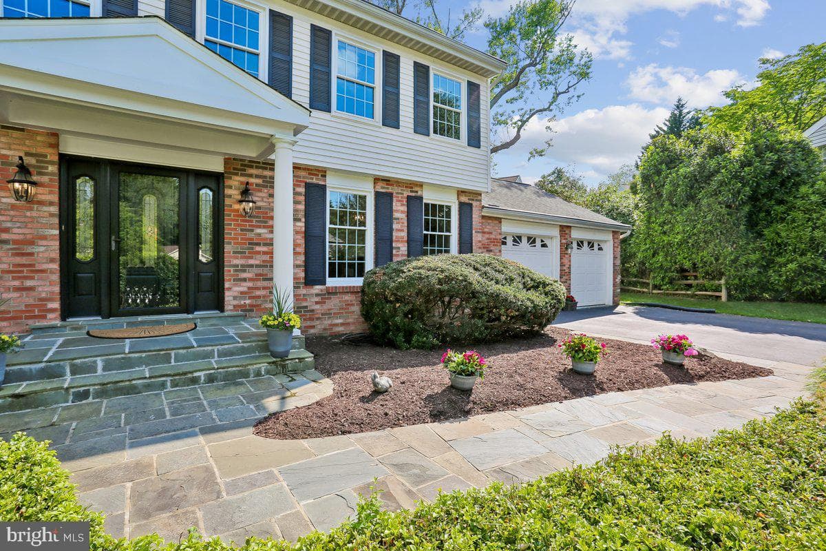 14404 Kings Grant Street photo 3
