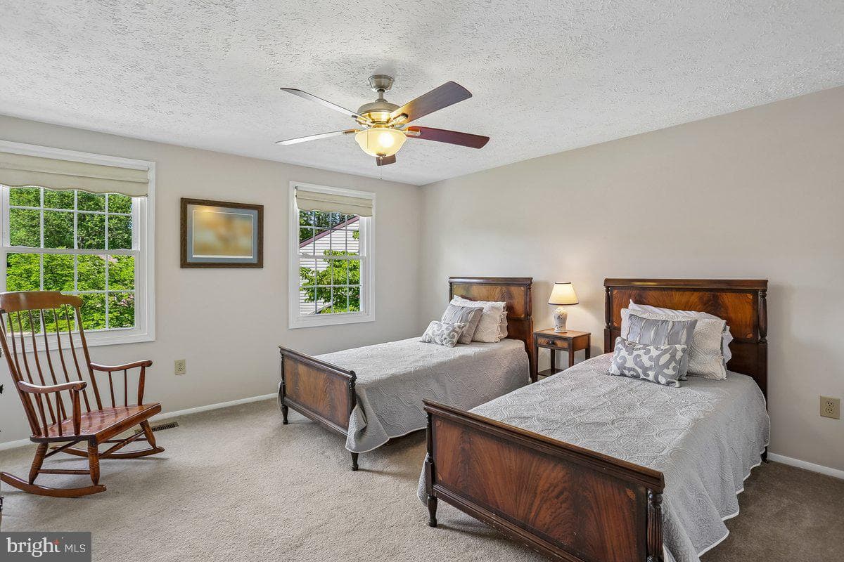 14404 Kings Grant Street photo 32