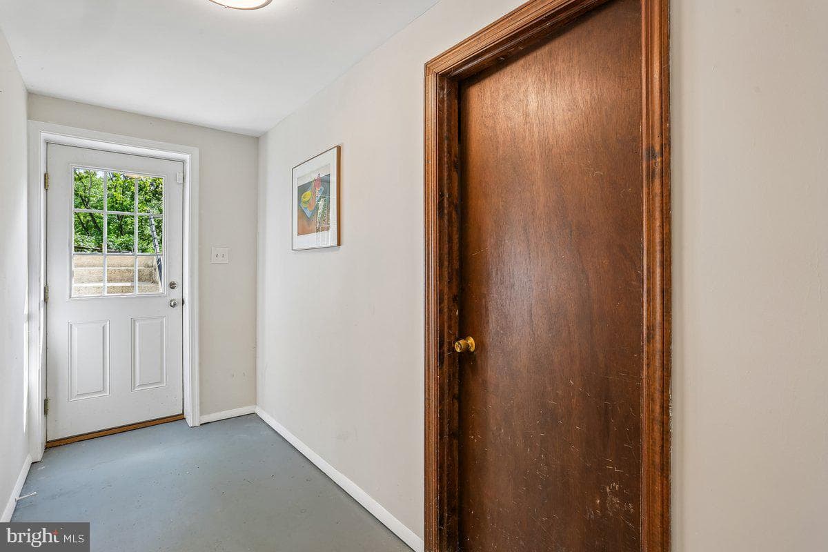 14404 Kings Grant Street photo 41