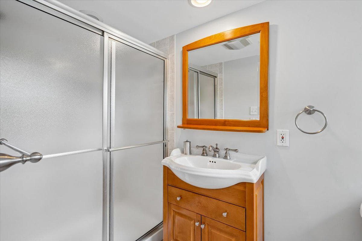 5117 Wickett Terrace photo 38