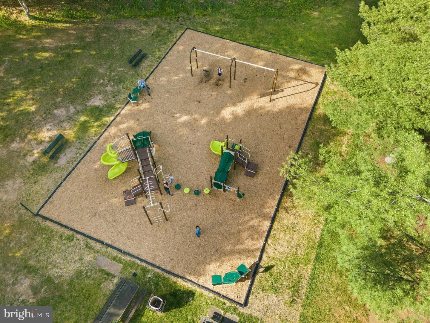 13102 Hugo Place photo 28