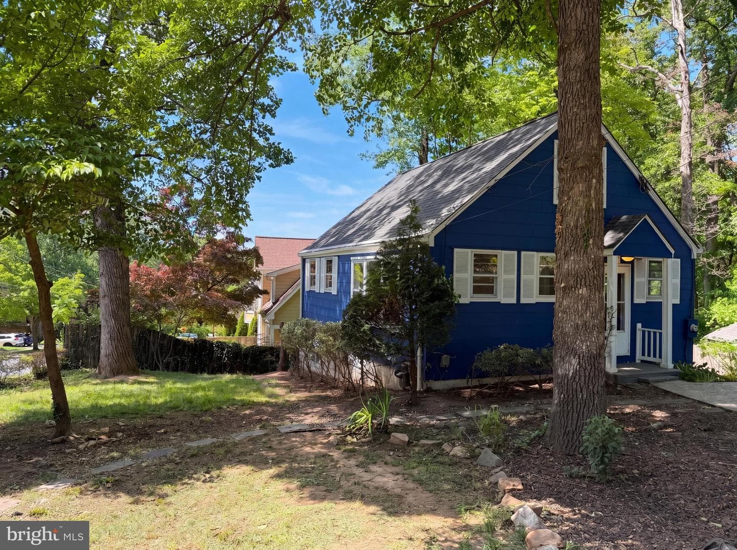 4027 Lawrence Avenue photo 30
