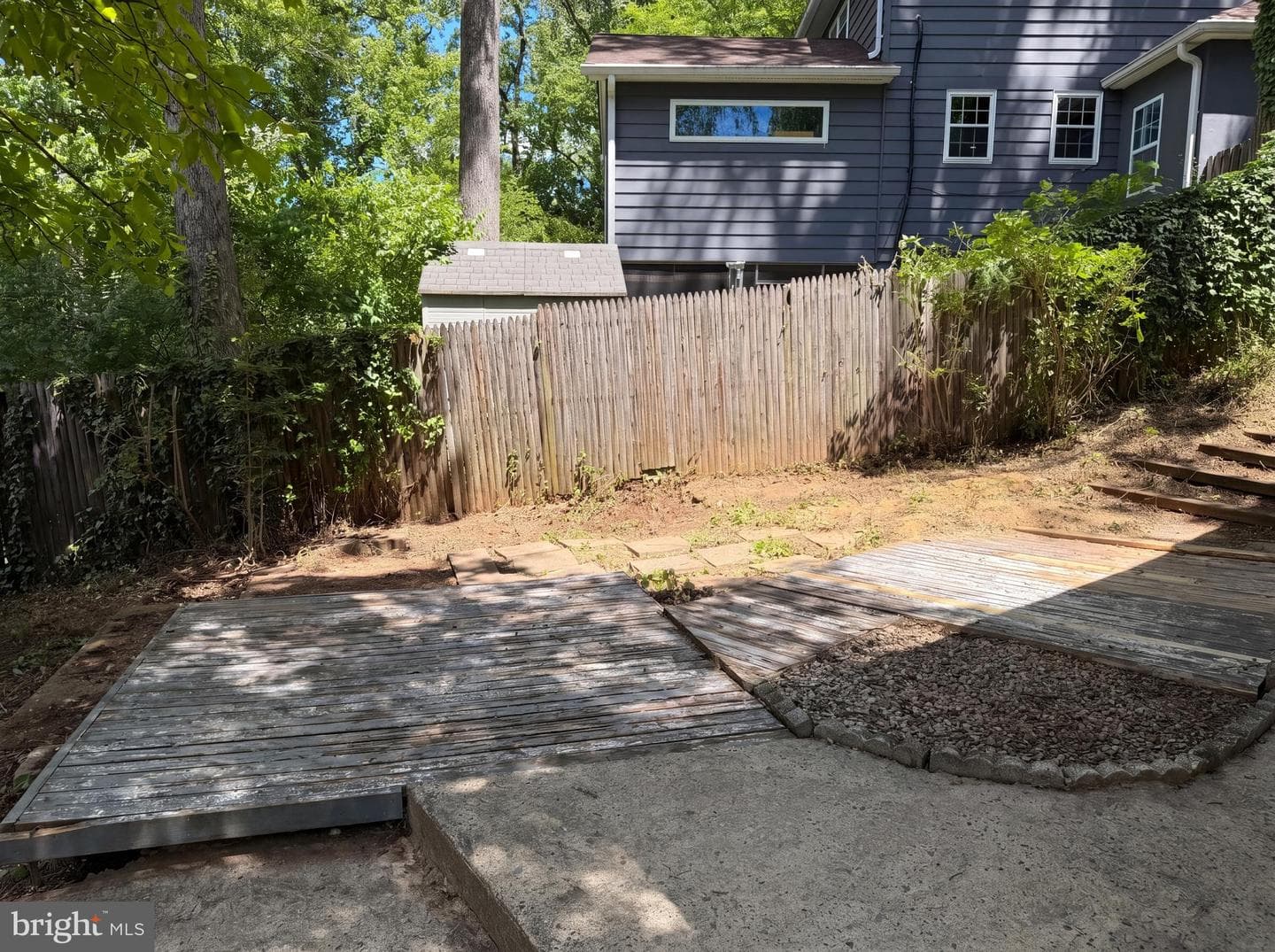 4027 Lawrence Avenue photo 33