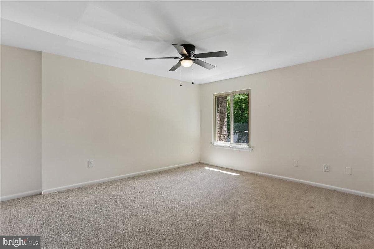 12234 Greenleaf Avenue photo 20