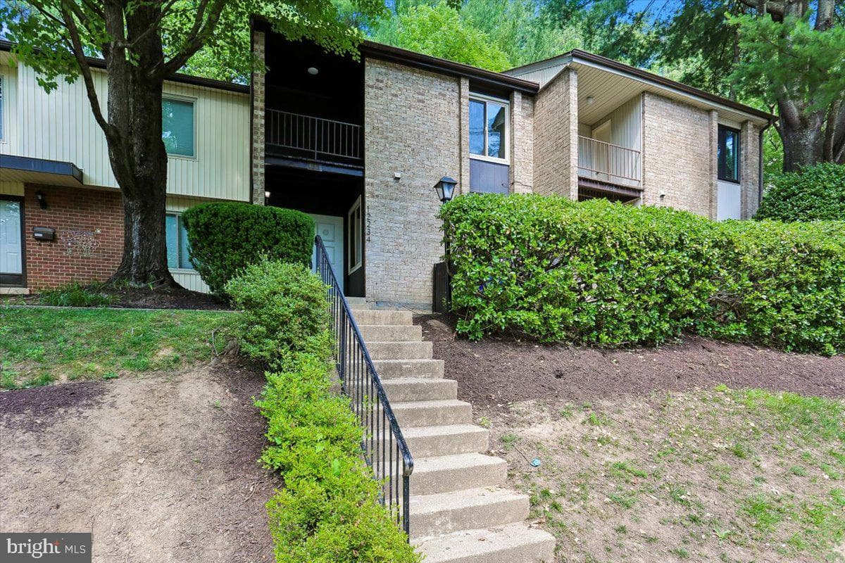 12234 Greenleaf Avenue photo 48