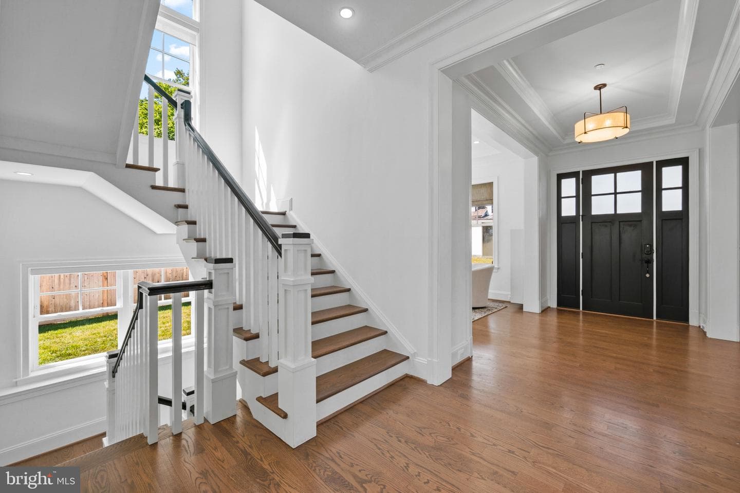 7607 Hemlock Street photo 3