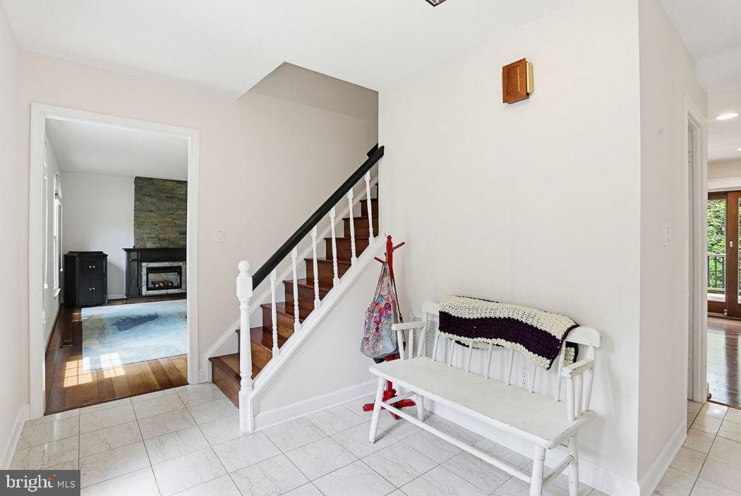 8 Bouldercrest Court photo 5