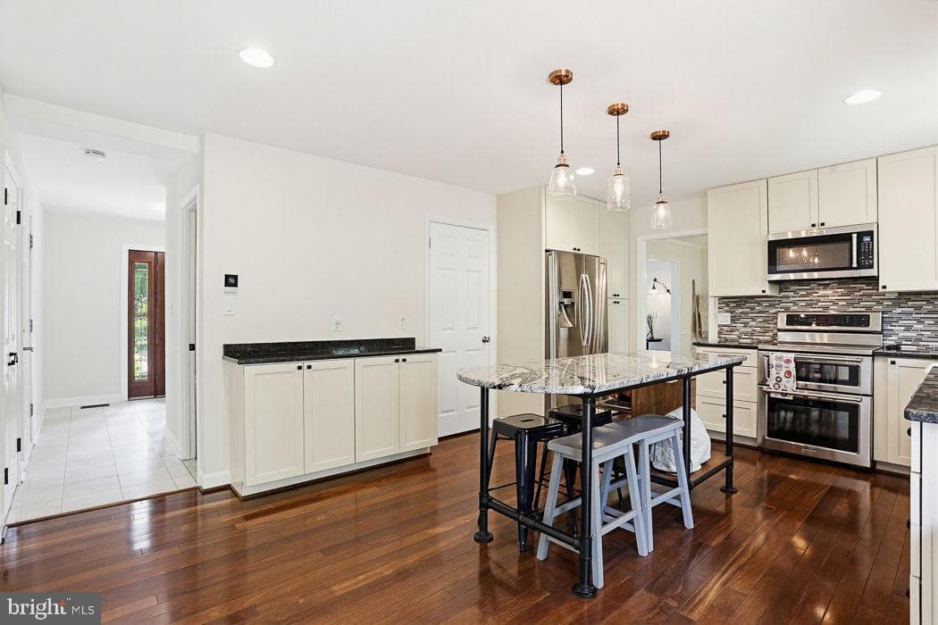 8 Bouldercrest Court photo 6