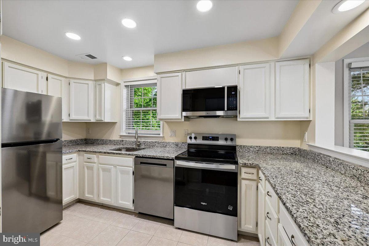 5717 Brewer House Circle #202 photo 11
