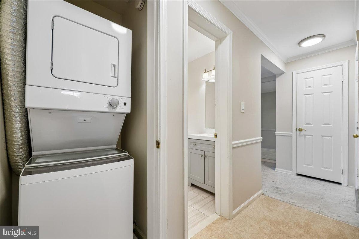 5717 Brewer House Circle #202 photo 32