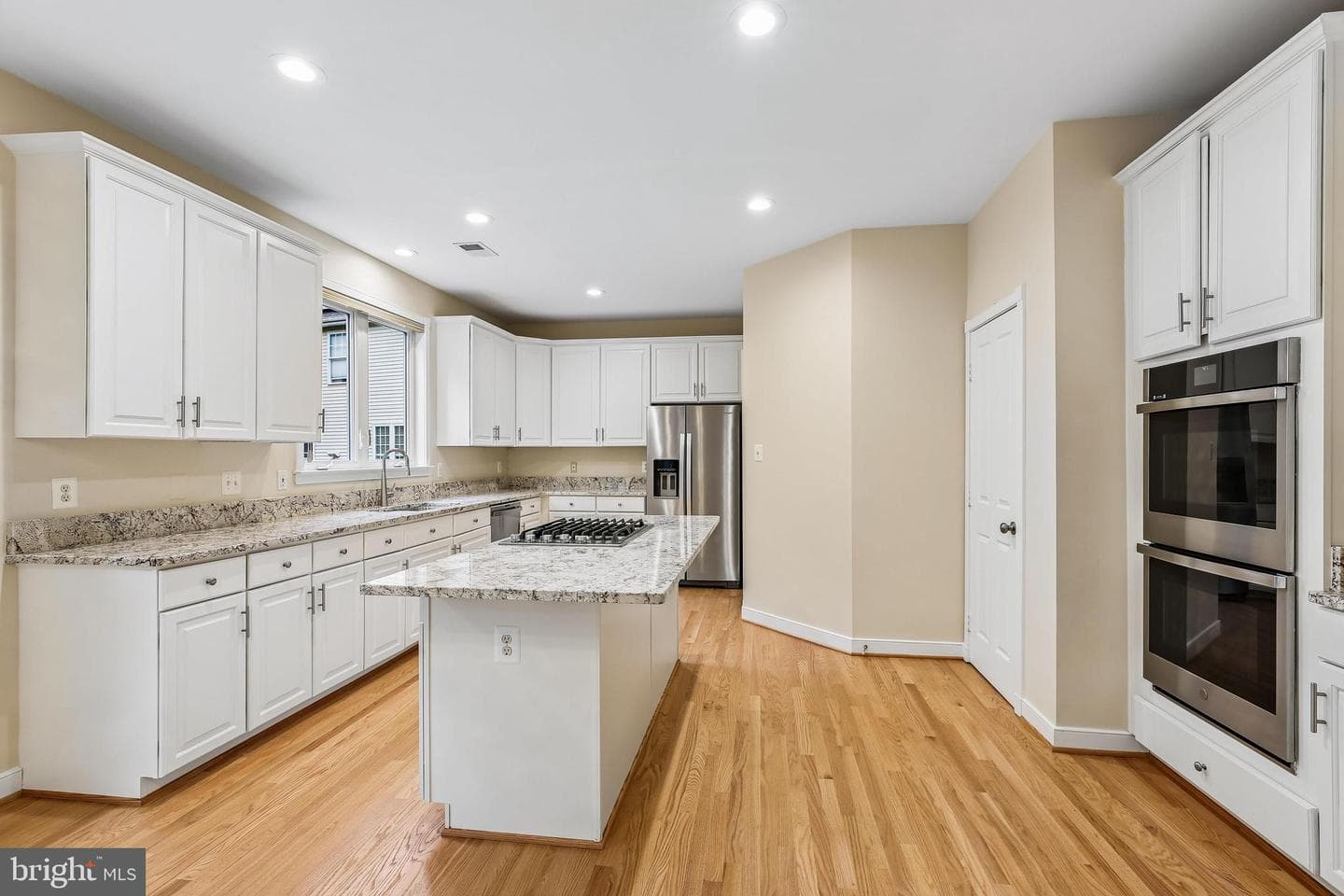 14226 Floral Park Drive photo 26