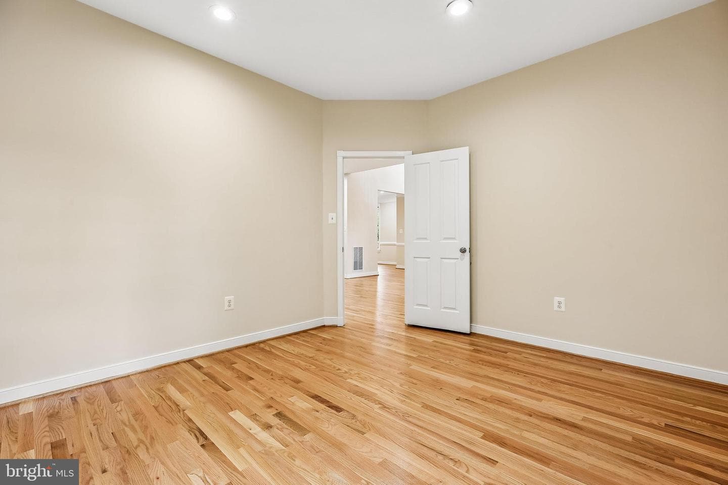 14226 Floral Park Drive photo 31