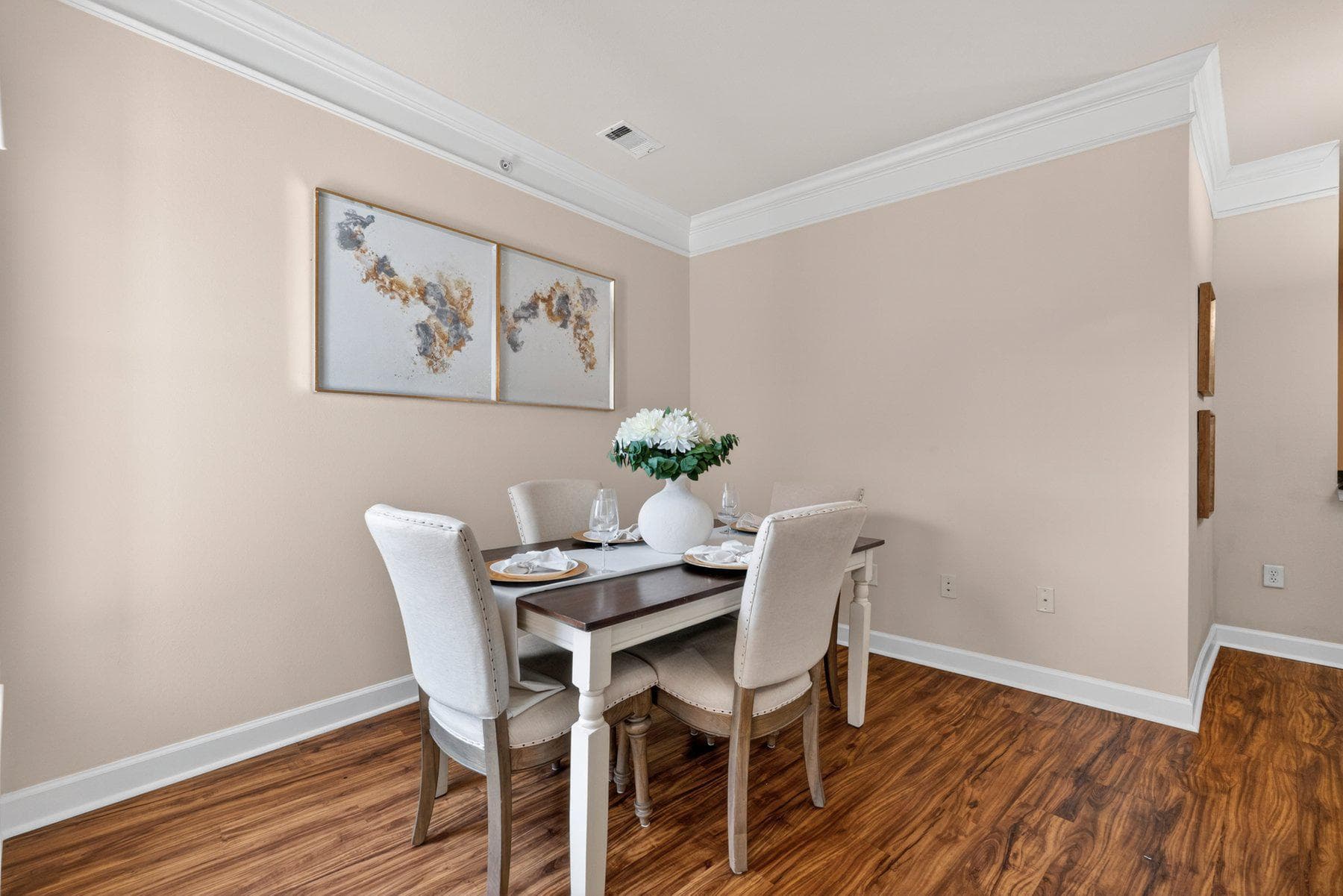 501 Hungerford Dr # 430 photo 12