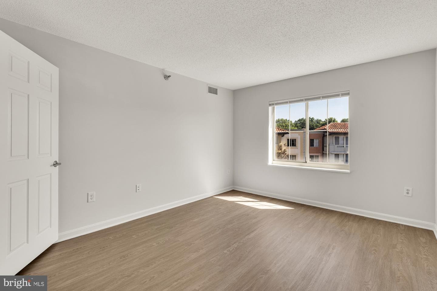 14805 Pennfield Circle #309 photo 31
