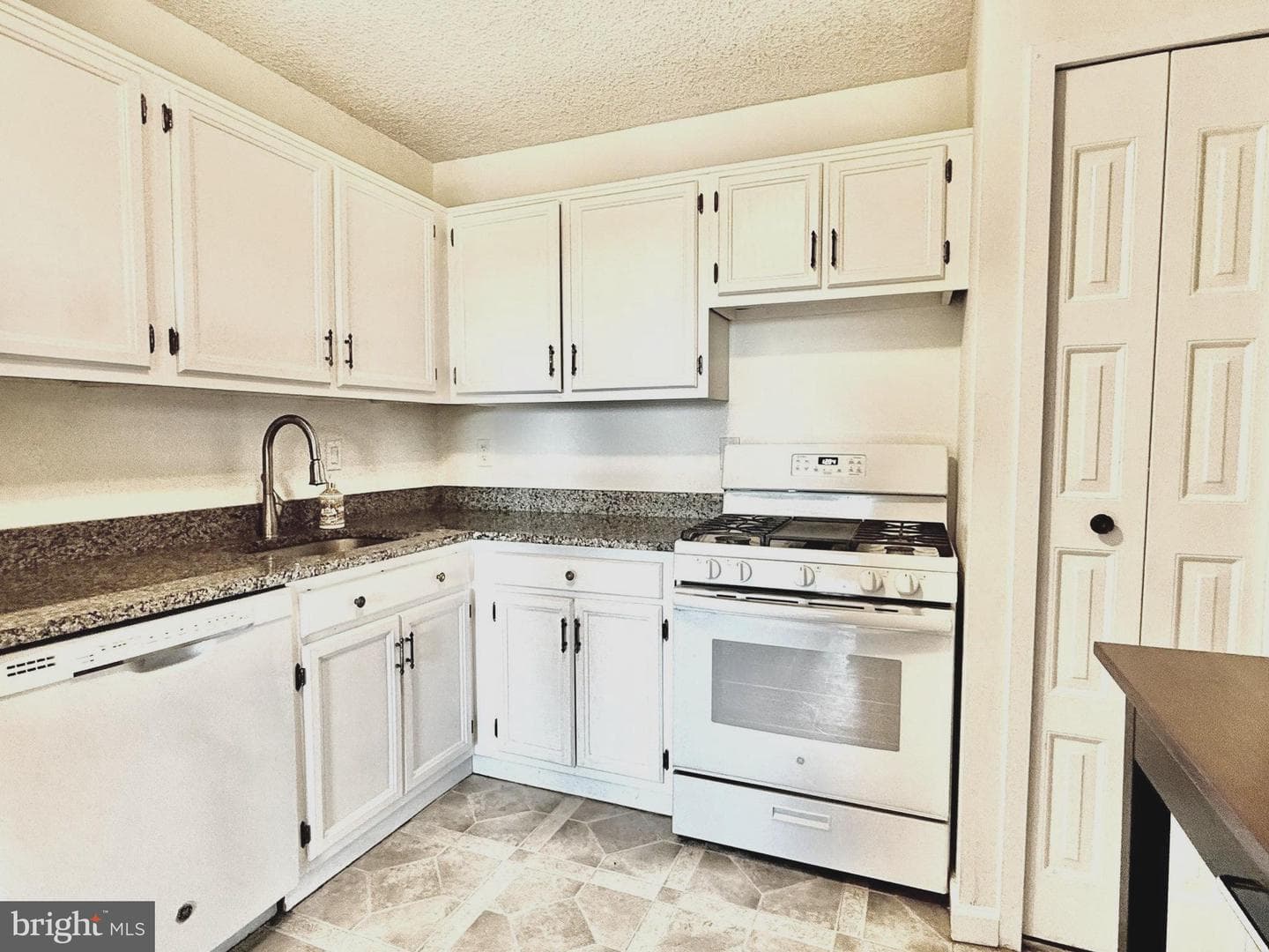 5225 Pooks Hill Road #708s photo 13
