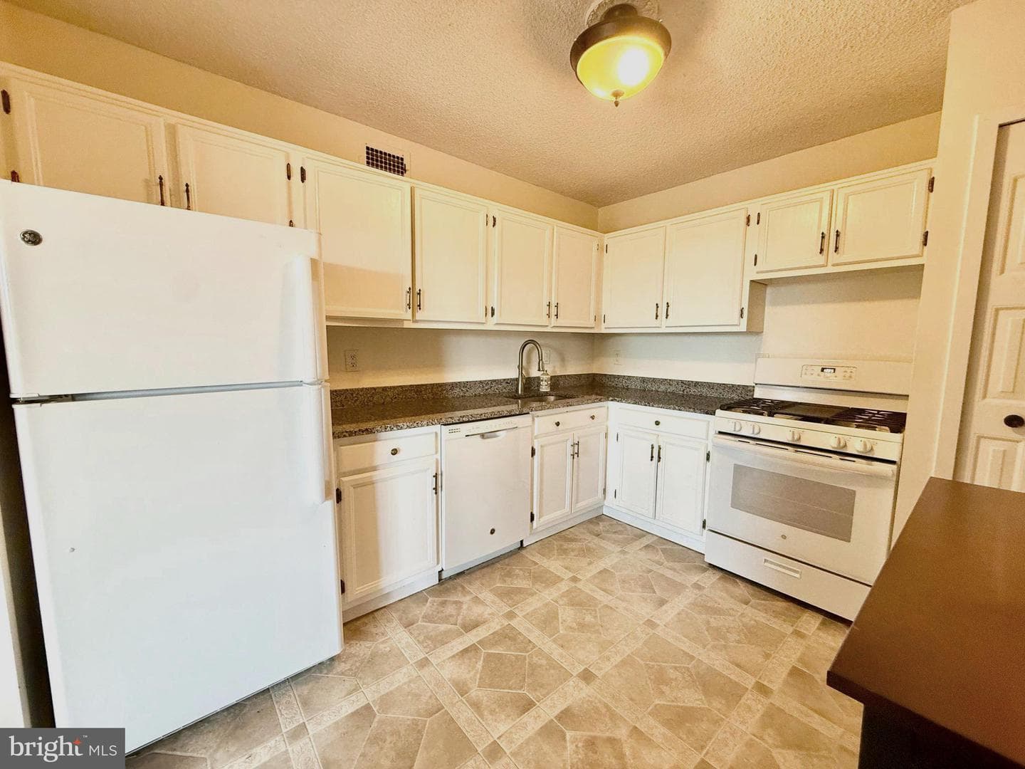 5225 Pooks Hill Road #708s photo 16