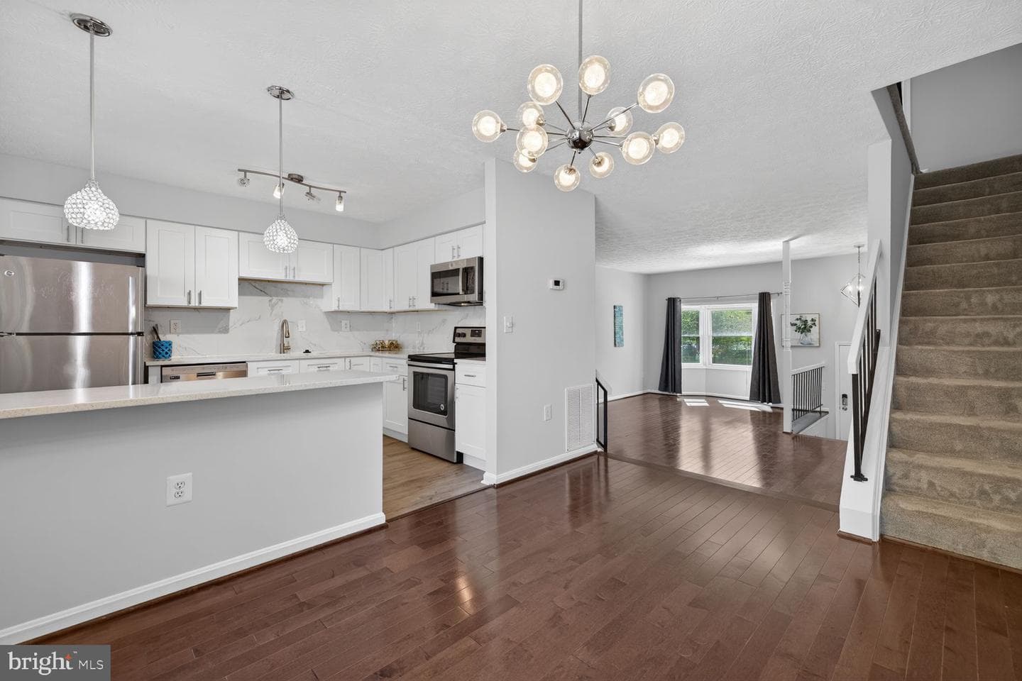 805 Bayridge Drive photo 4