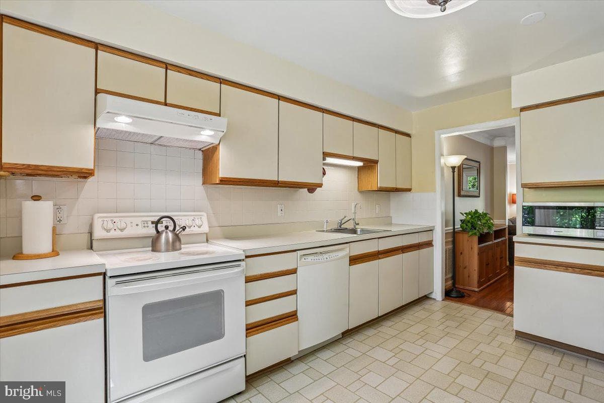 2459 Mccormick Road photo 4