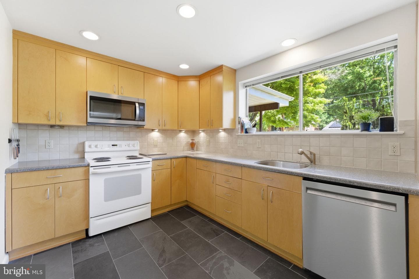11408 Gilsan Street photo 9