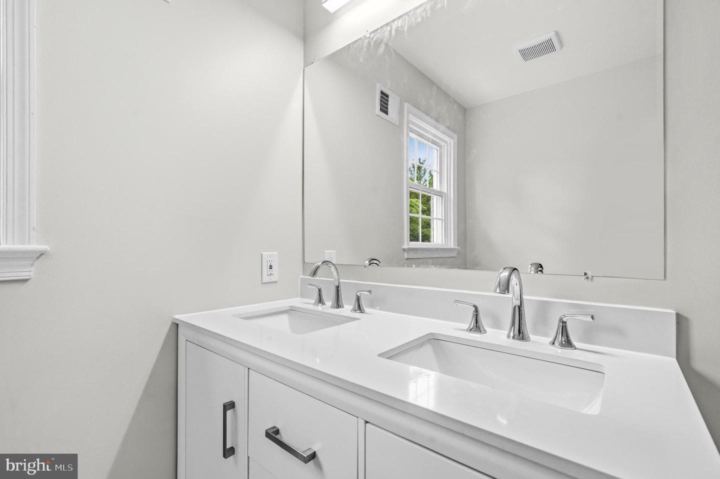 11109 Luxmanor Road photo 32