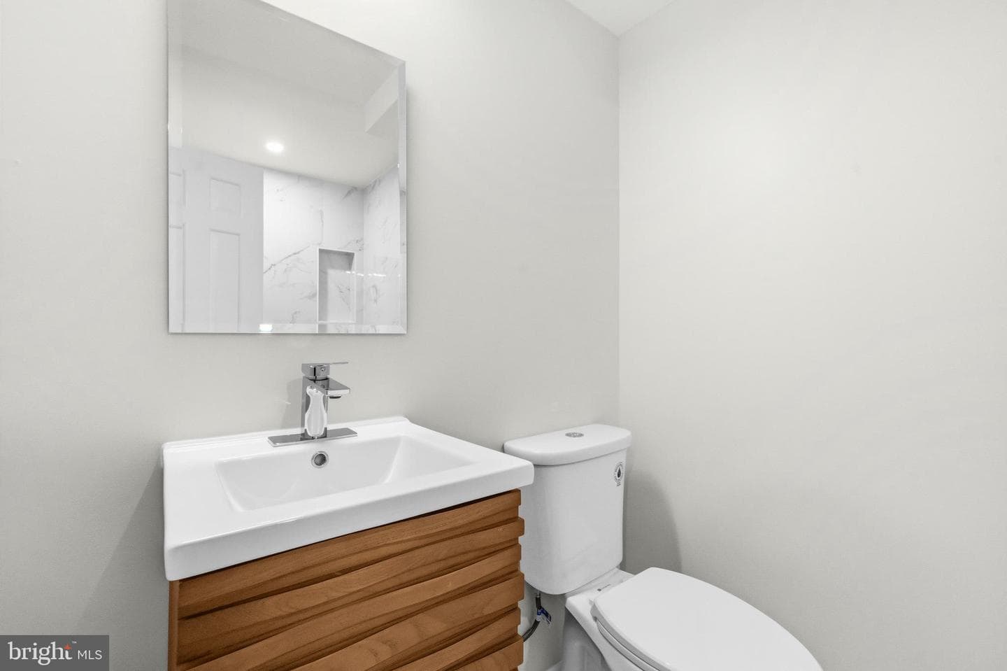 11109 Luxmanor Road photo 37