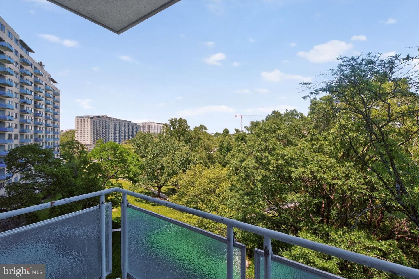 10201 Grosvenor Place #720 photo 17