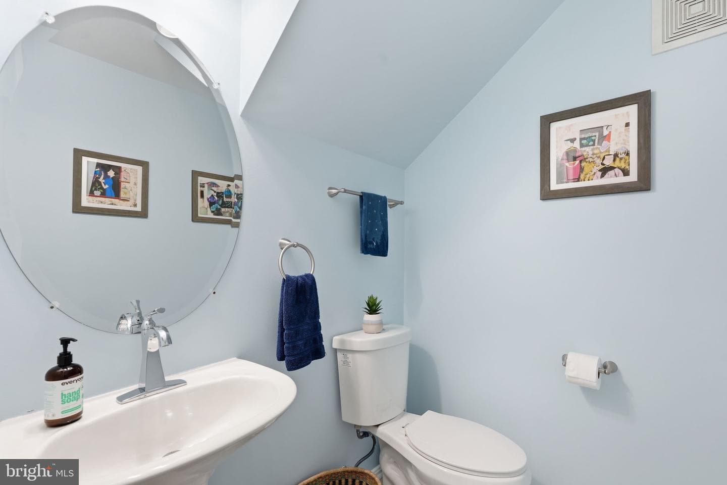 214 Fallsgrove Boulevard #12 photo 15
