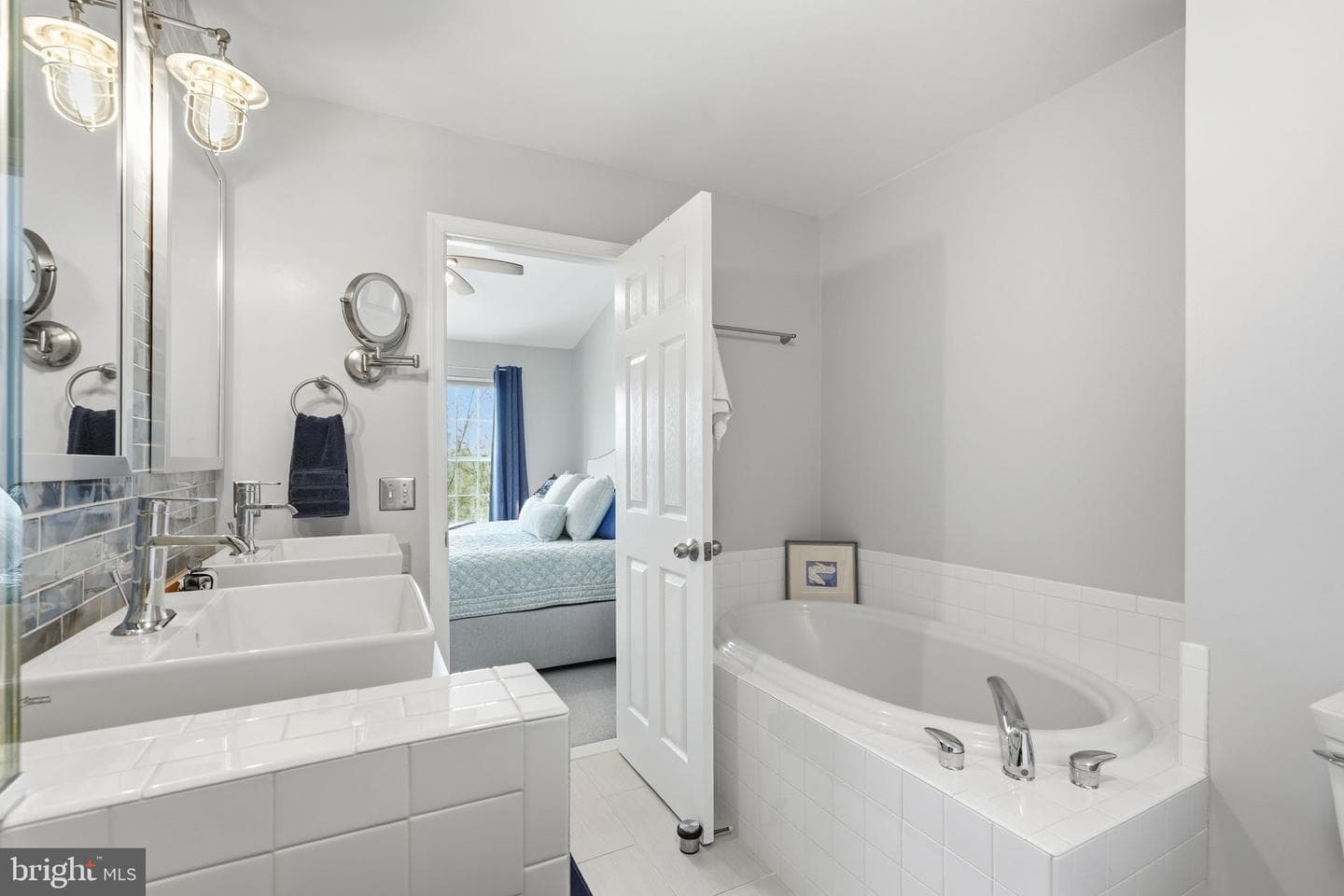 214 Fallsgrove Boulevard #12 photo 21