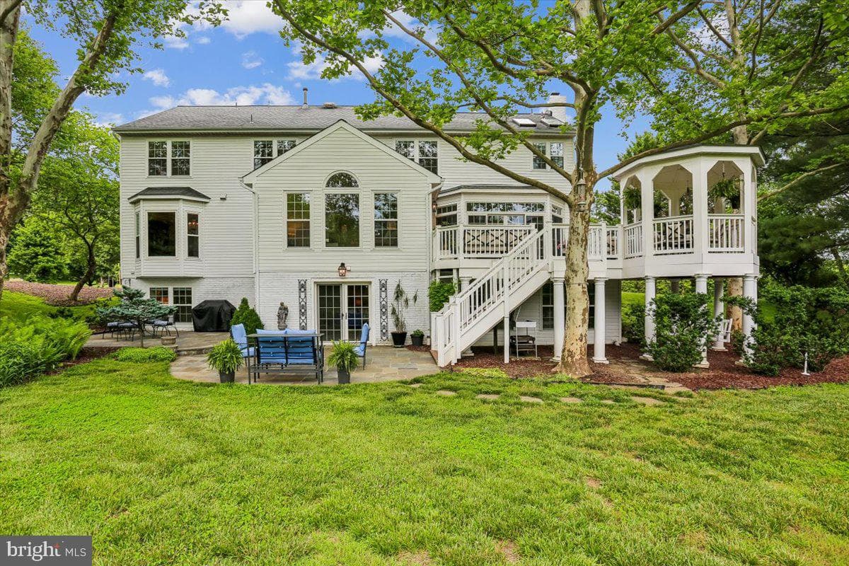 9216 English Meadow Way photo 2