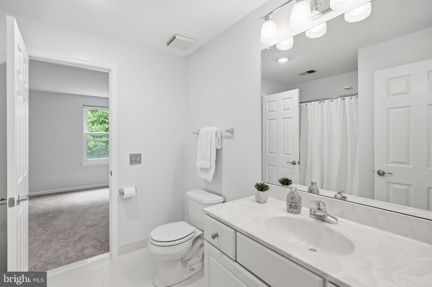 10021 Vanderbilt #10 photo 12