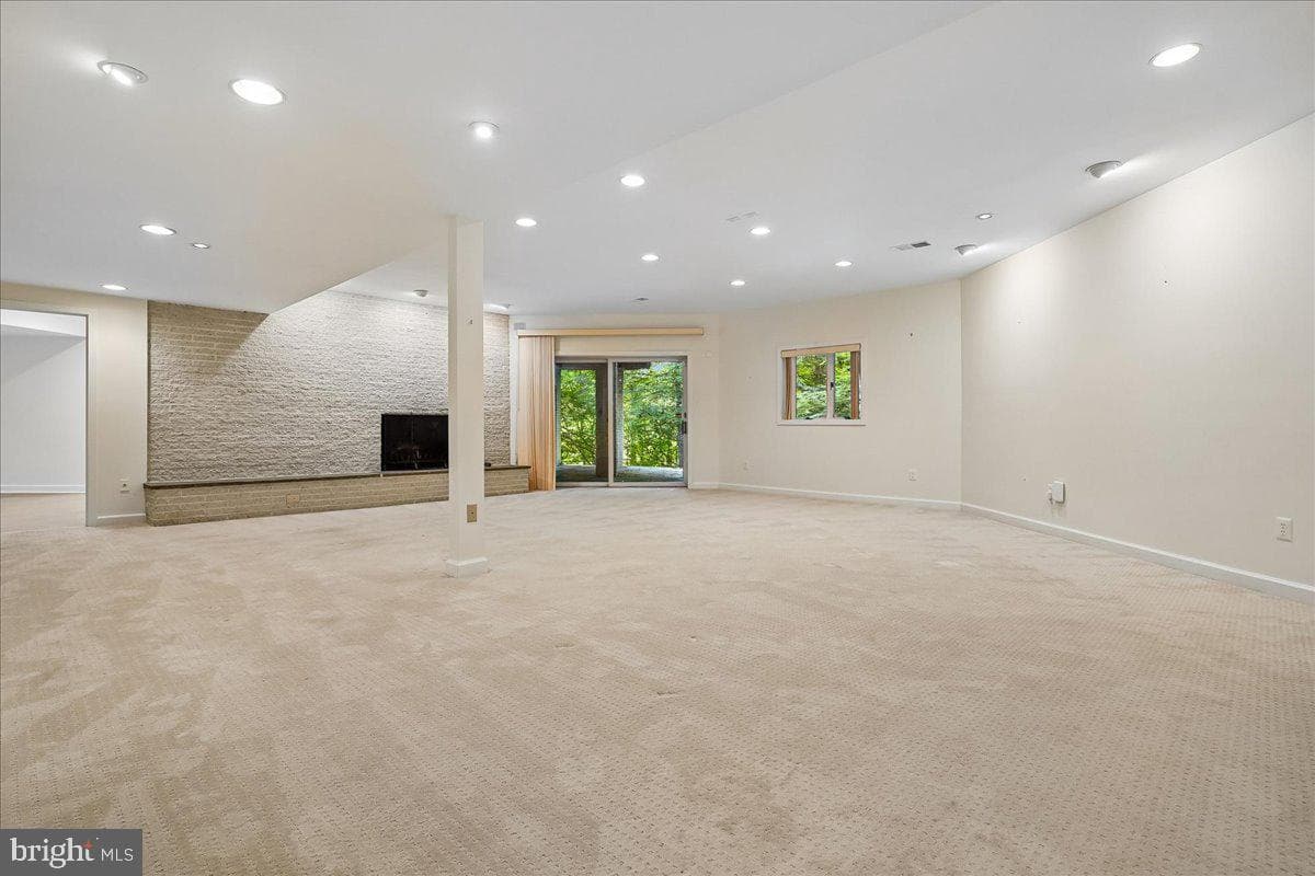 9100 Aldershot Drive photo 37