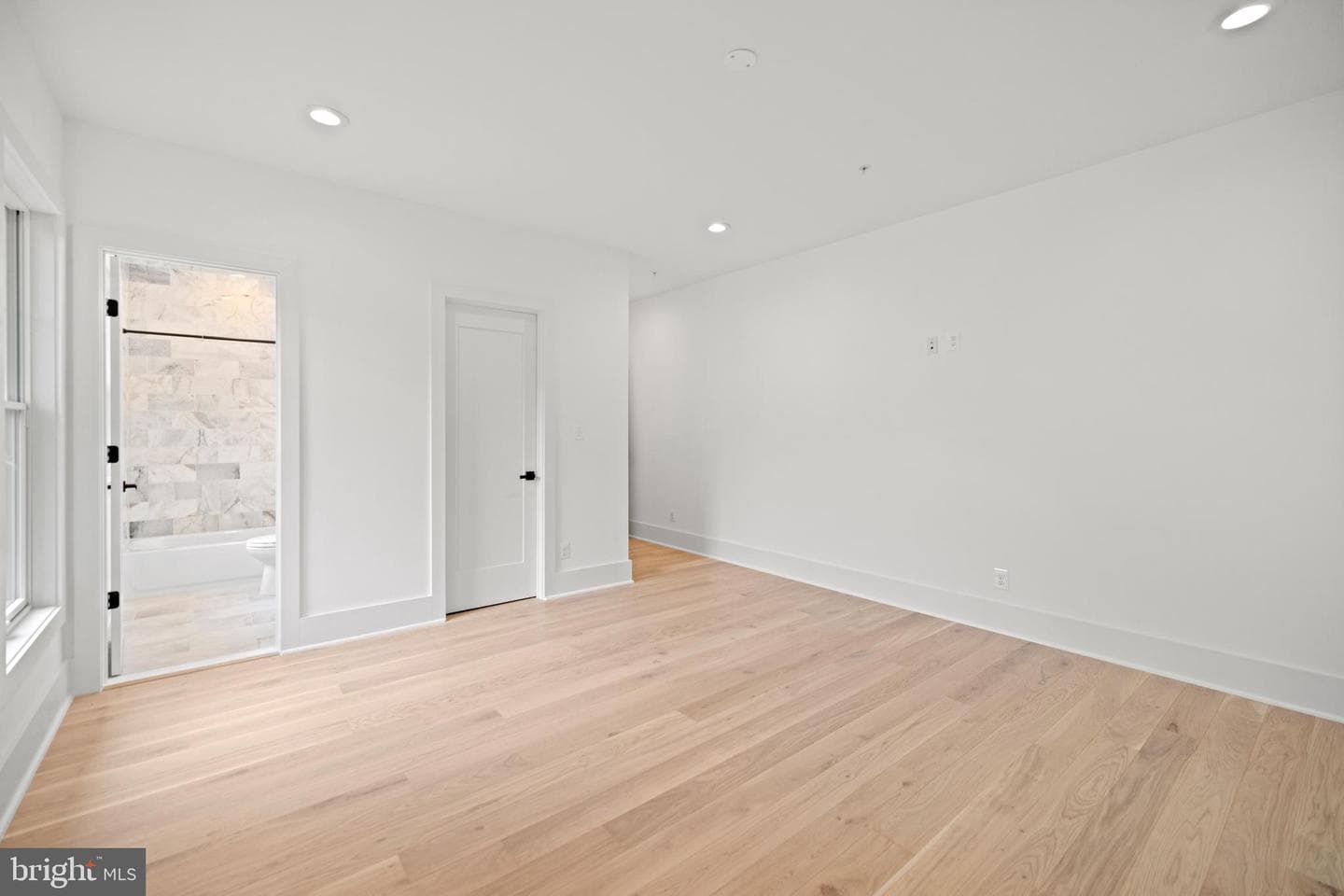 8609 Woodbrook Lane photo 32