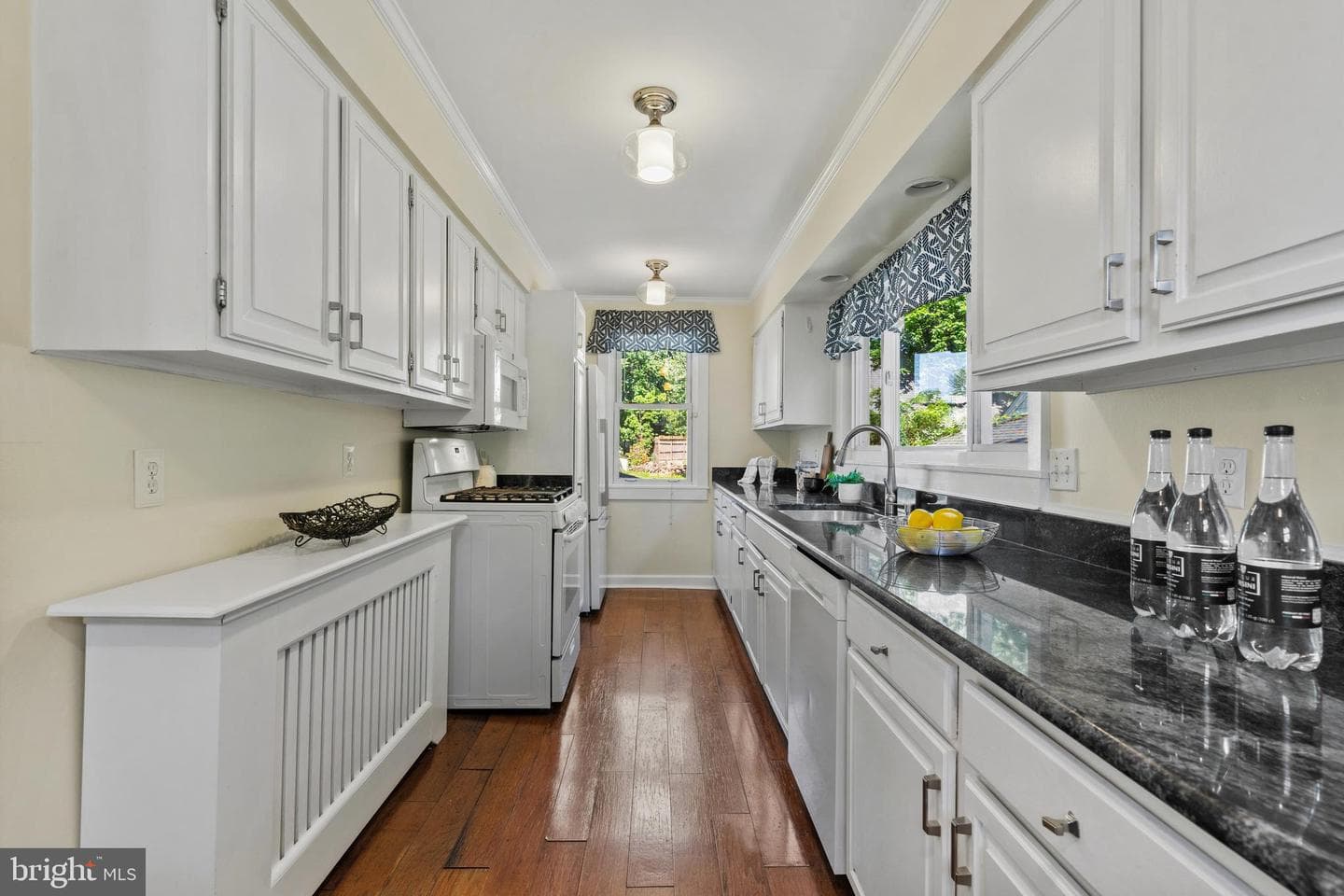 736 Dennis Avenue photo 13