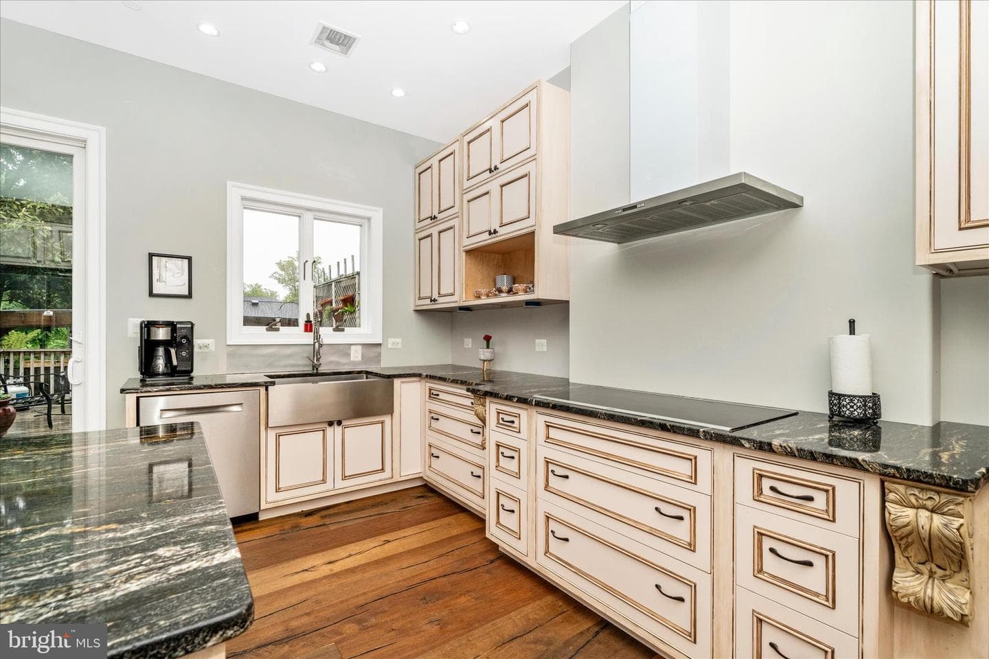 10221 Tyburn Terrace photo 17