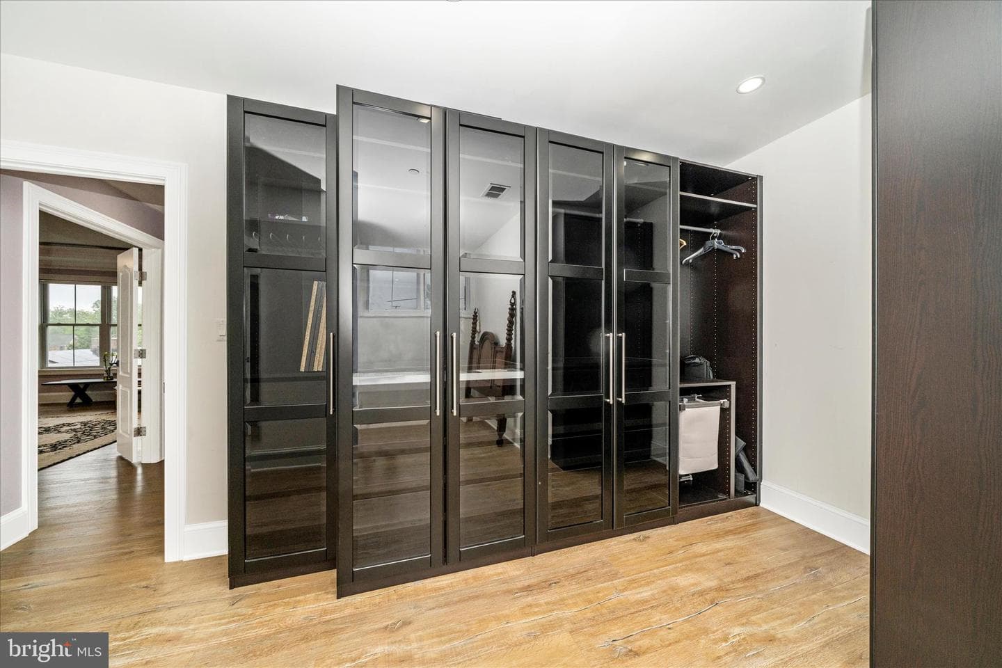 10221 Tyburn Terrace photo 43