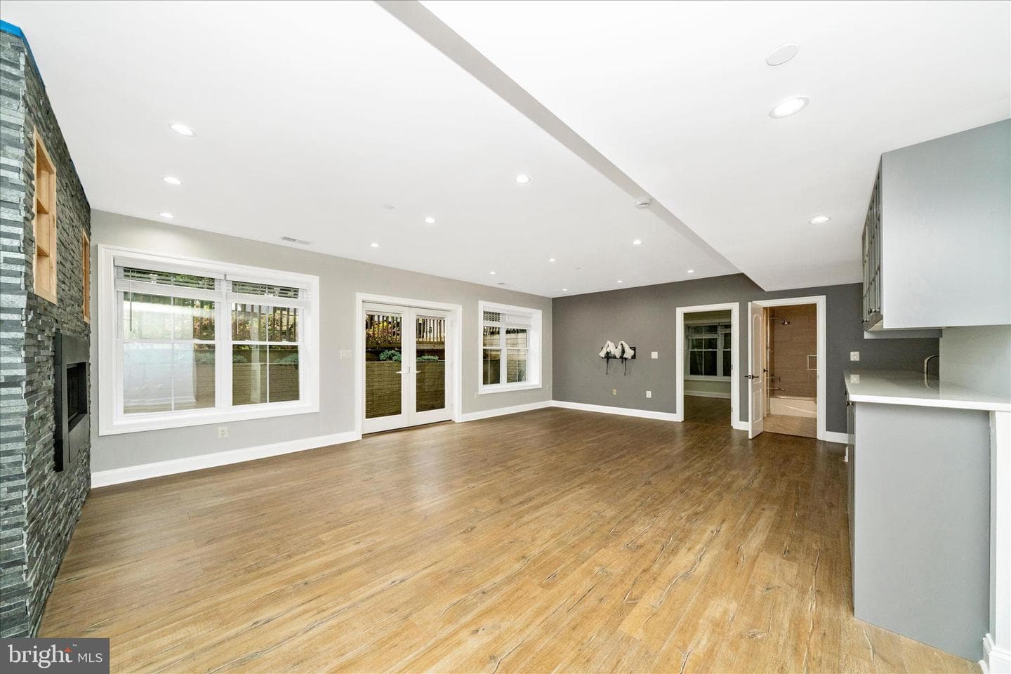 10221 Tyburn Terrace photo 59